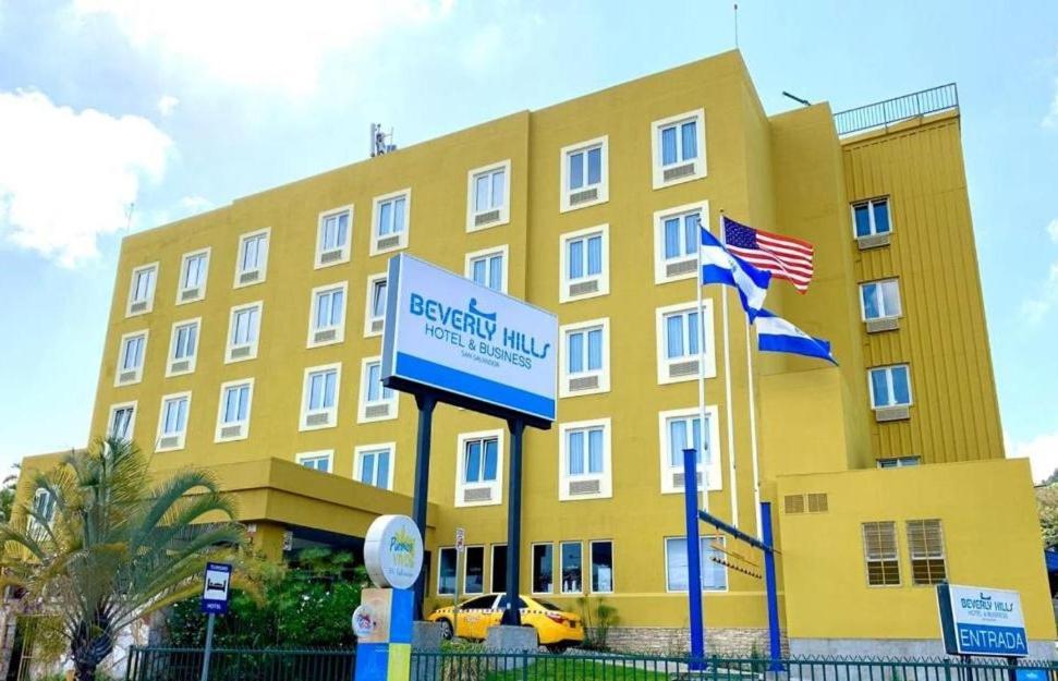 Beverly Hills: Hotel And Business Nuevo Cuscatlan 外观 照片