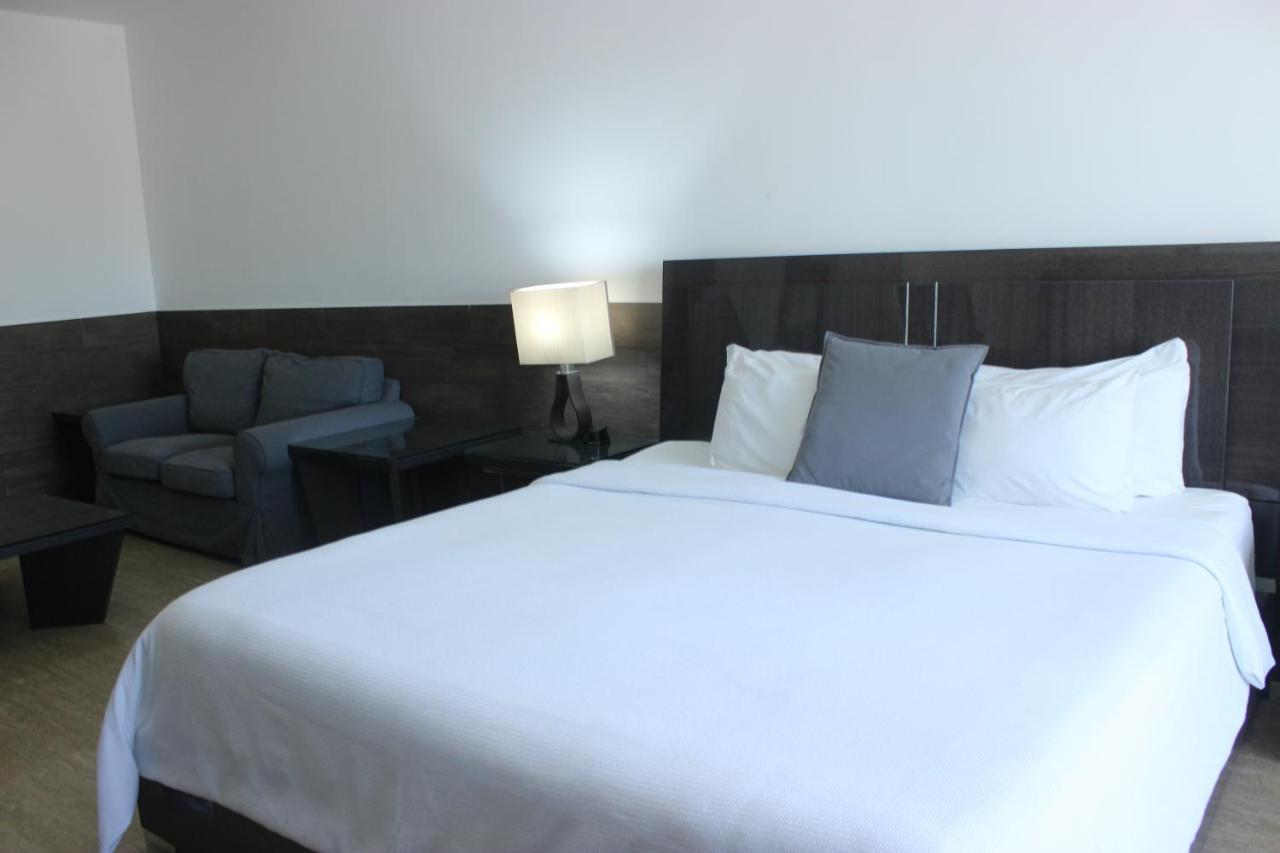 Beverly Hills: Hotel And Business Nuevo Cuscatlan 外观 照片