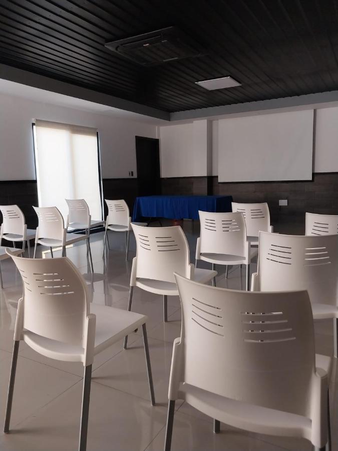 Beverly Hills: Hotel And Business Nuevo Cuscatlan 外观 照片