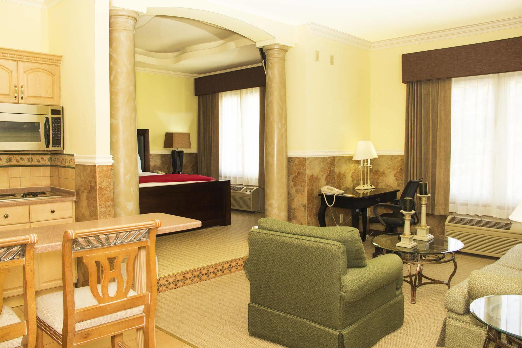 Beverly Hills: Hotel And Business Nuevo Cuscatlan 外观 照片