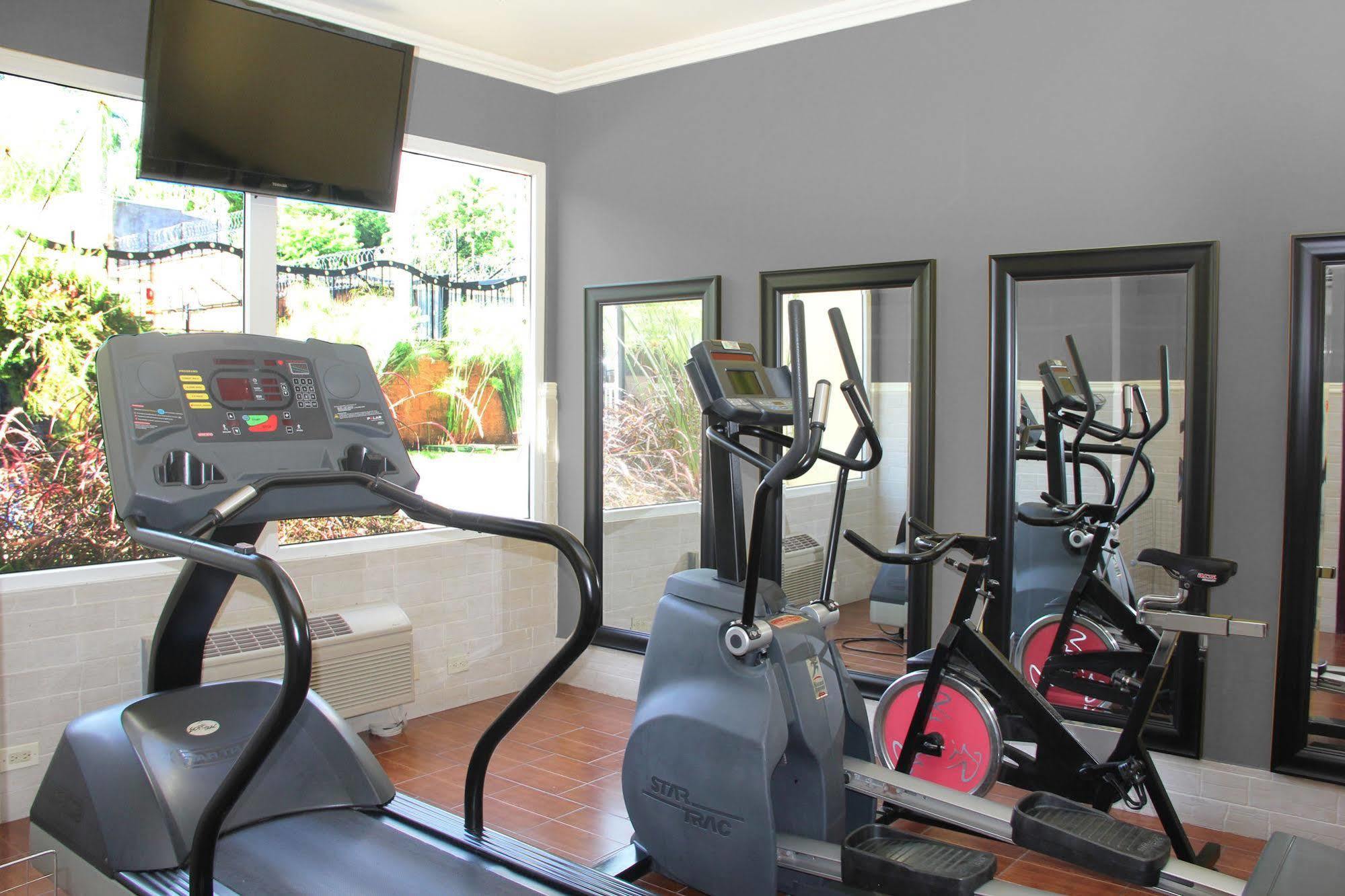 Beverly Hills: Hotel And Business Nuevo Cuscatlan 外观 照片