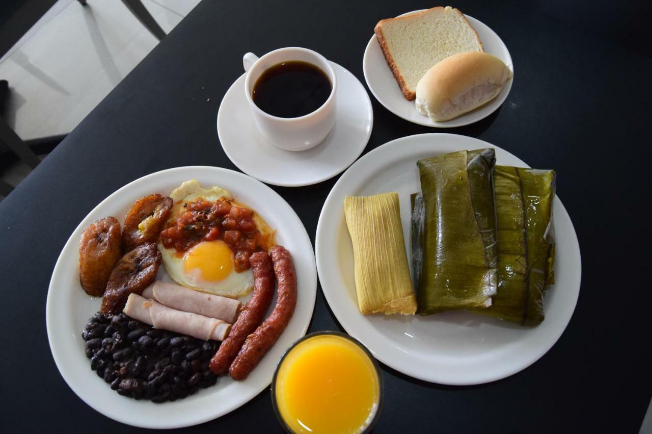 Beverly Hills: Hotel And Business Nuevo Cuscatlan 外观 照片